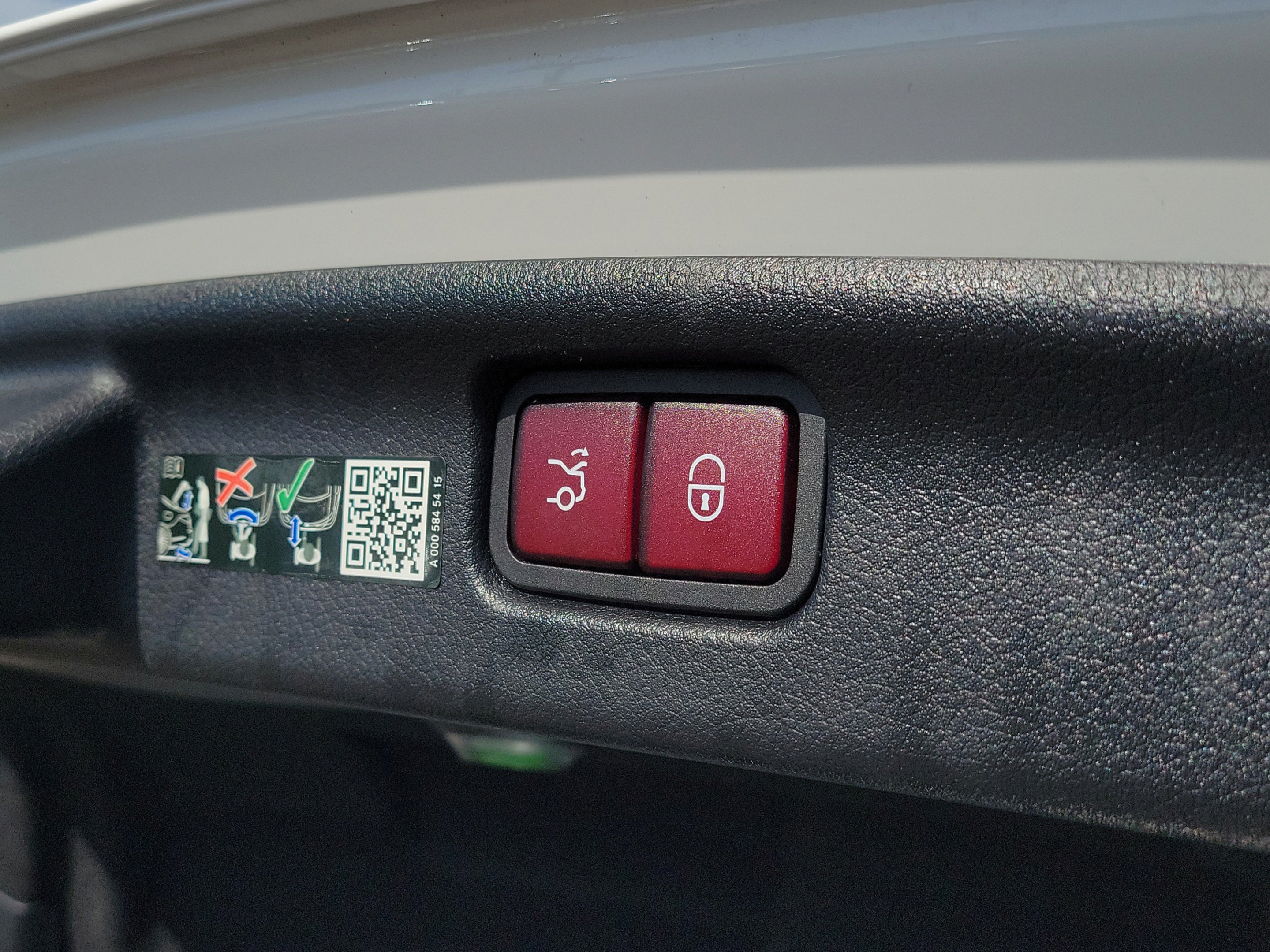 Used 2024 Mercedes-Benz C 300 4MATIC Sedan image 6