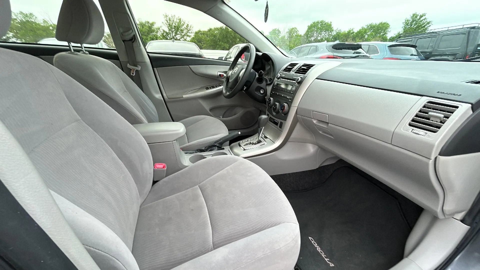 Used 2011 Toyota Corolla LE FWD image 36