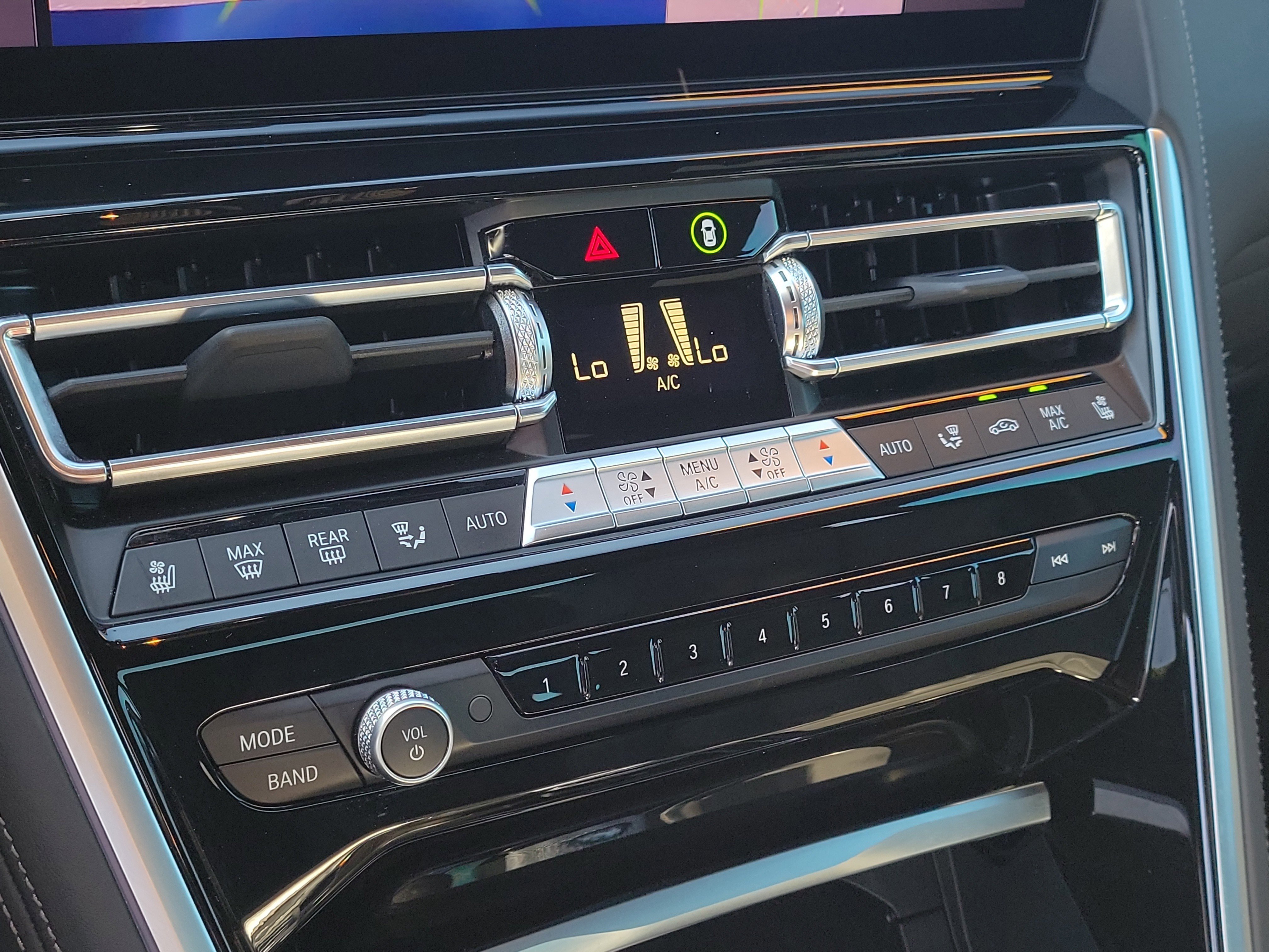 Used 2025 BMW M850i xDrive Coupe image 26