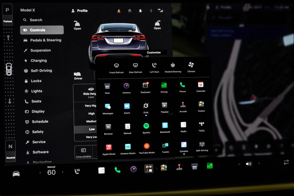 Used 2025 Tesla Model X AWD/4WD image 31