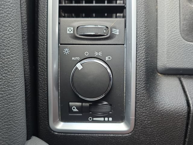 Used 2017 RAM 1500 Classic SLT AWD/4WD image 24