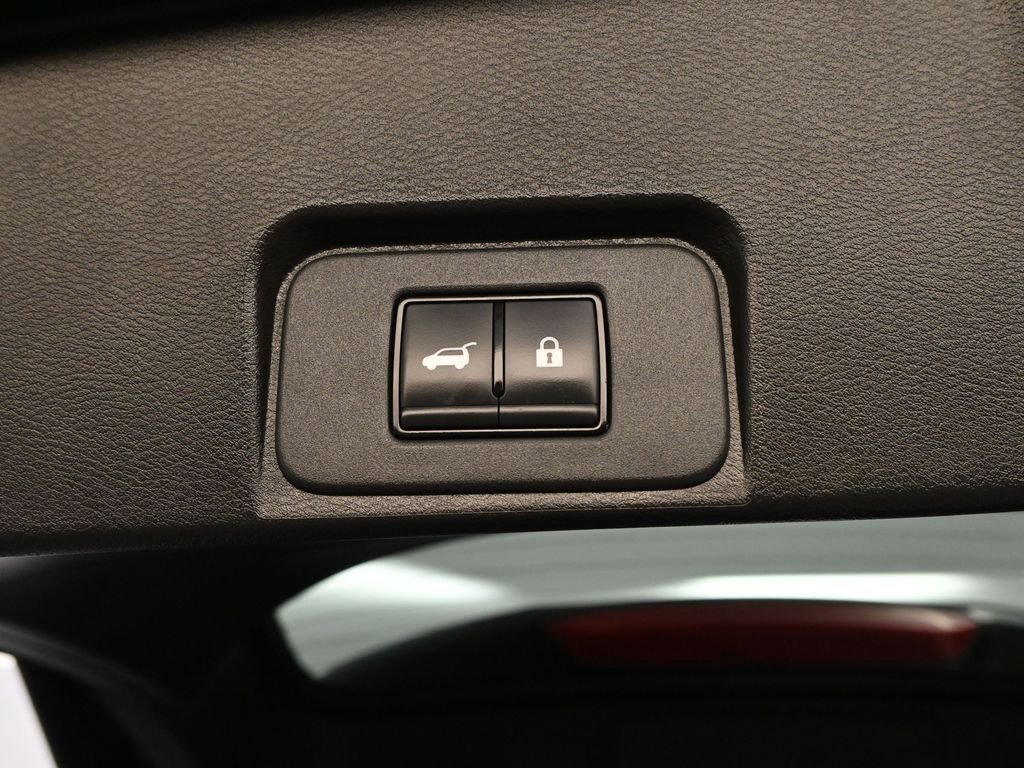 Used 2024 Nissan Rogue SV image 22