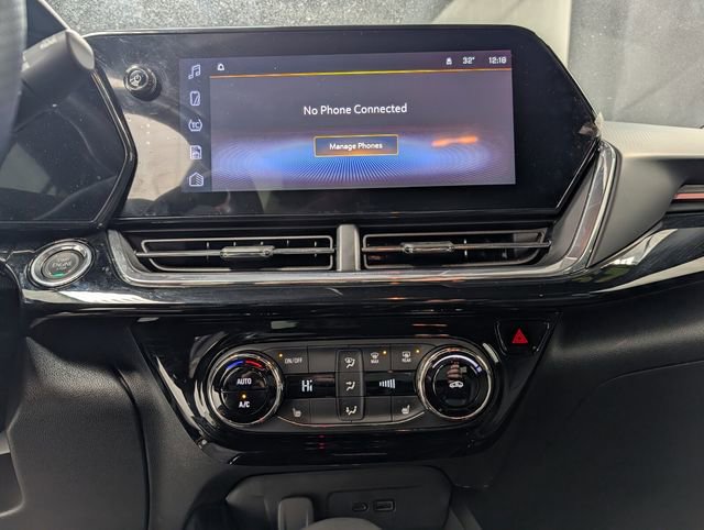 Used 2025 Chevrolet Trax RS image 23