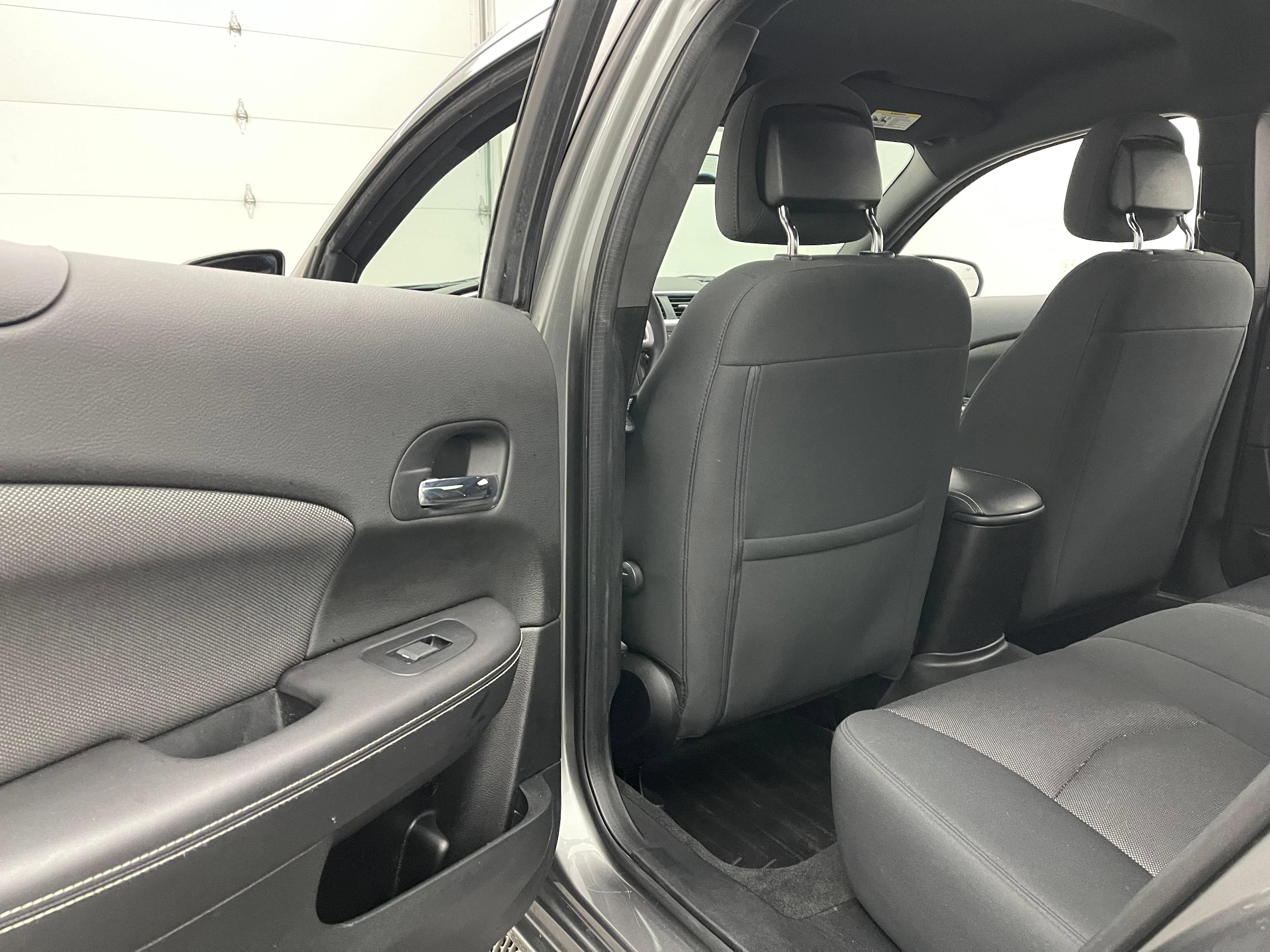 Used 2013 Dodge Avenger SXT w/ Rallye Appearance Group FWD image 30