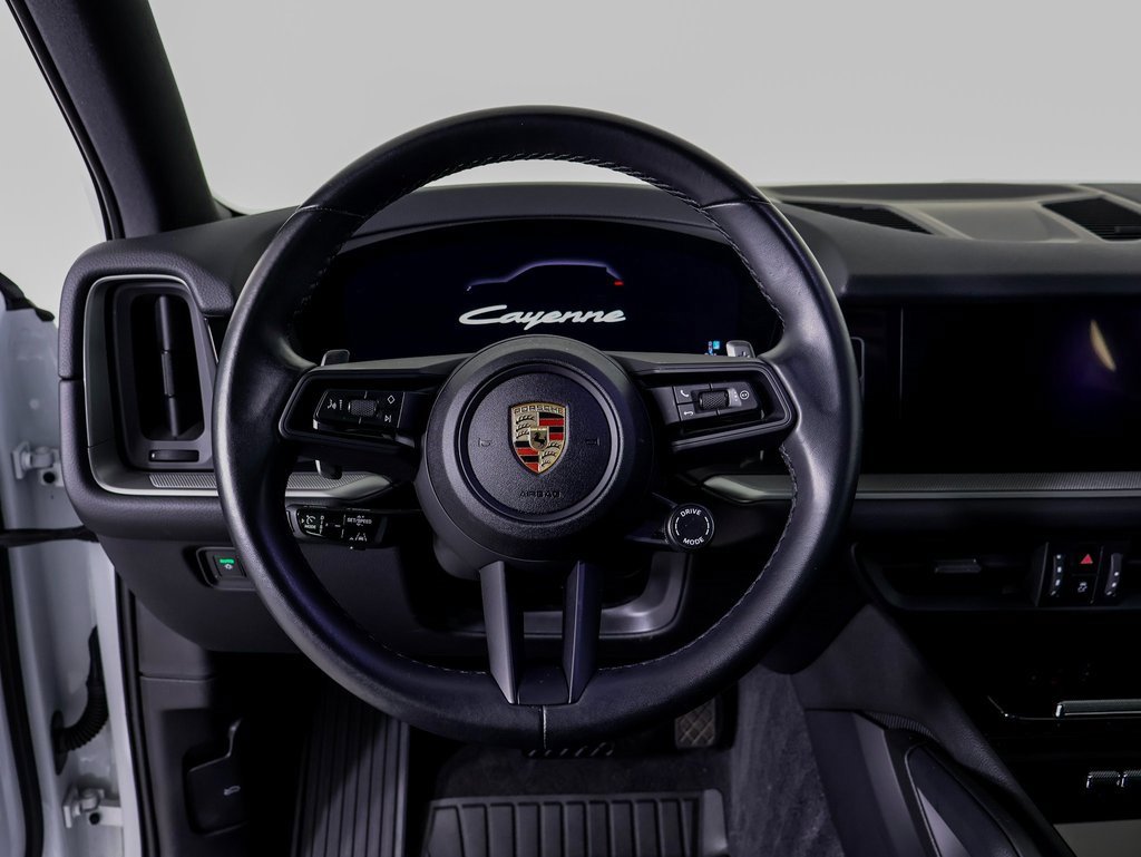 Used 2024 Porsche Cayenne image 10