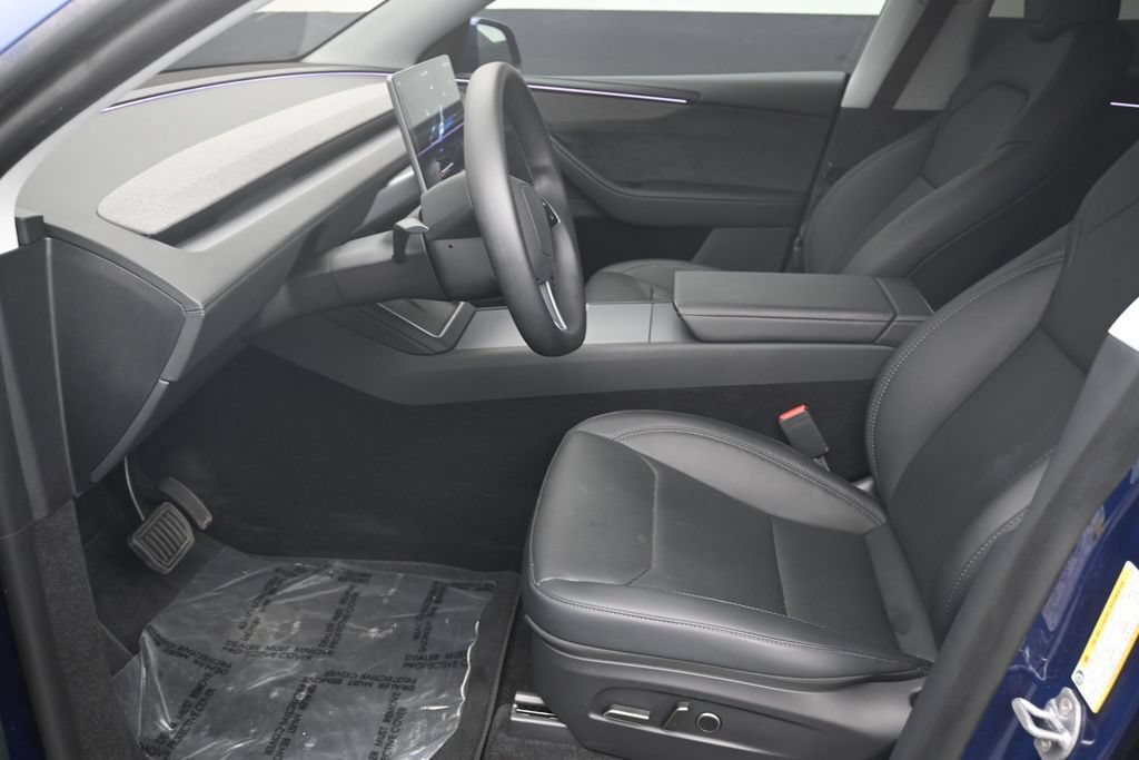 Used 2026 Tesla Model Y AWD image 10