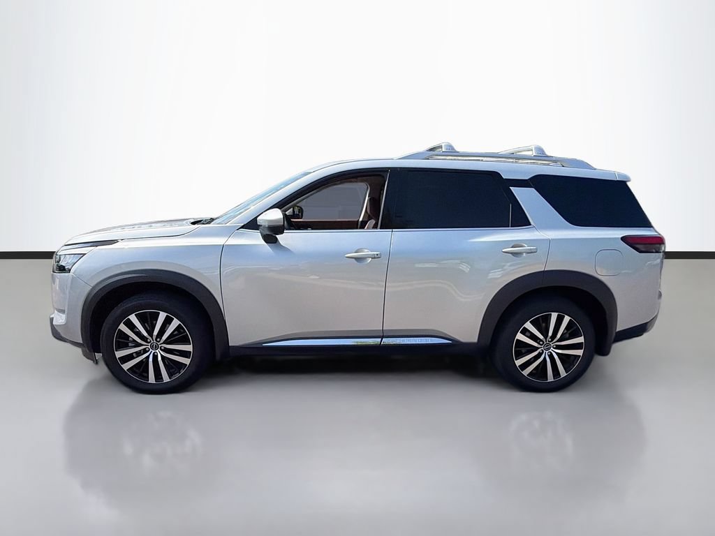 Used 2025 Nissan Pathfinder Platinum w/ Cargo Package AWD/4WD image 9