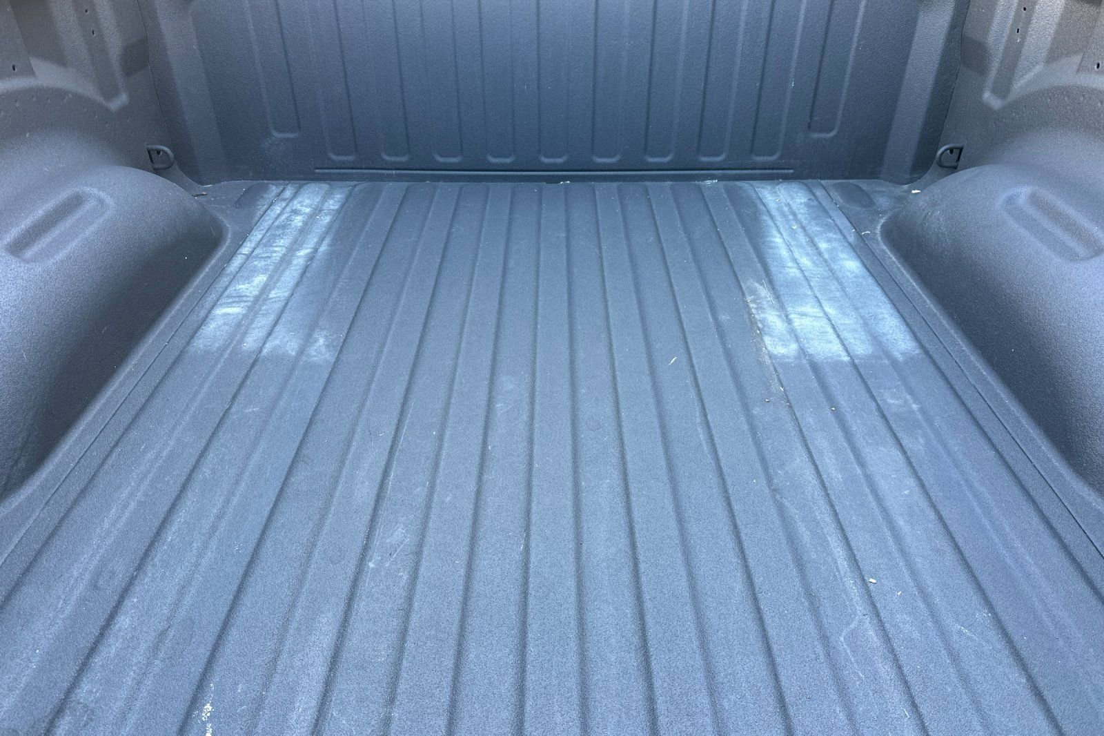 Used 2025 RAM 1500 Laramie AWD/4WD image 16