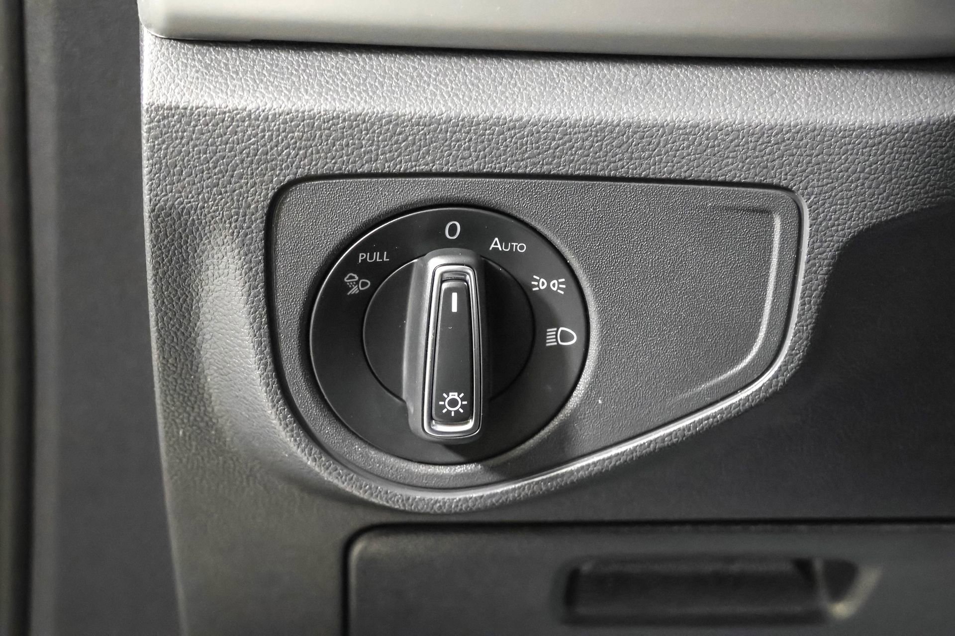 Used 2023 Volkswagen Atlas SE w/ Black Wheel Package image 25