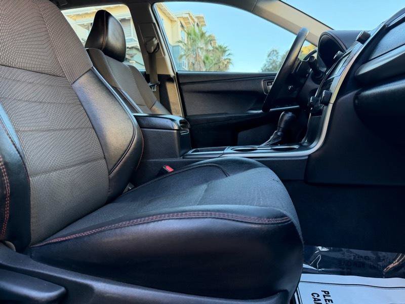 Used 2016 Toyota Camry SE FWD image 63