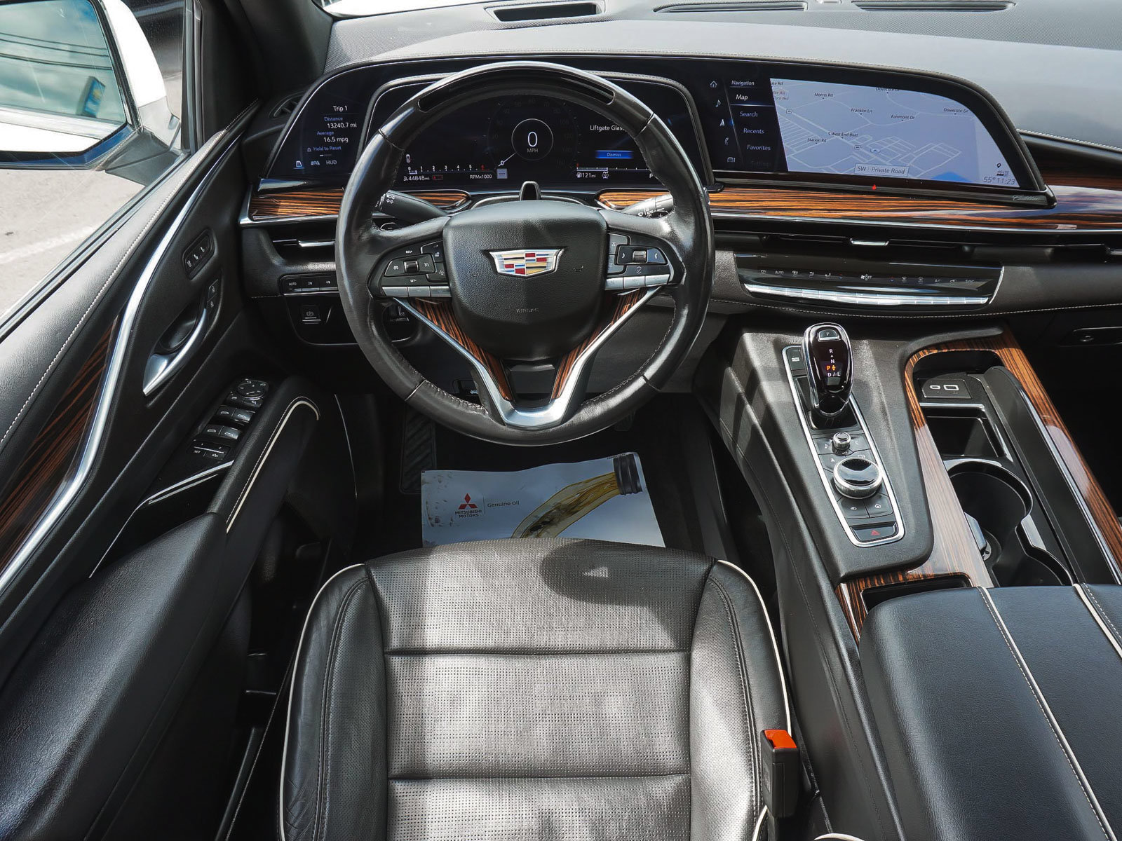 Used 2023 Cadillac Escalade Premium Luxury AWD/4WD image 53