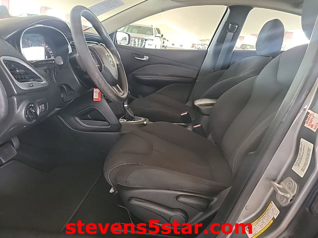 Used 2013 Dodge Dart SXT FWD image 2