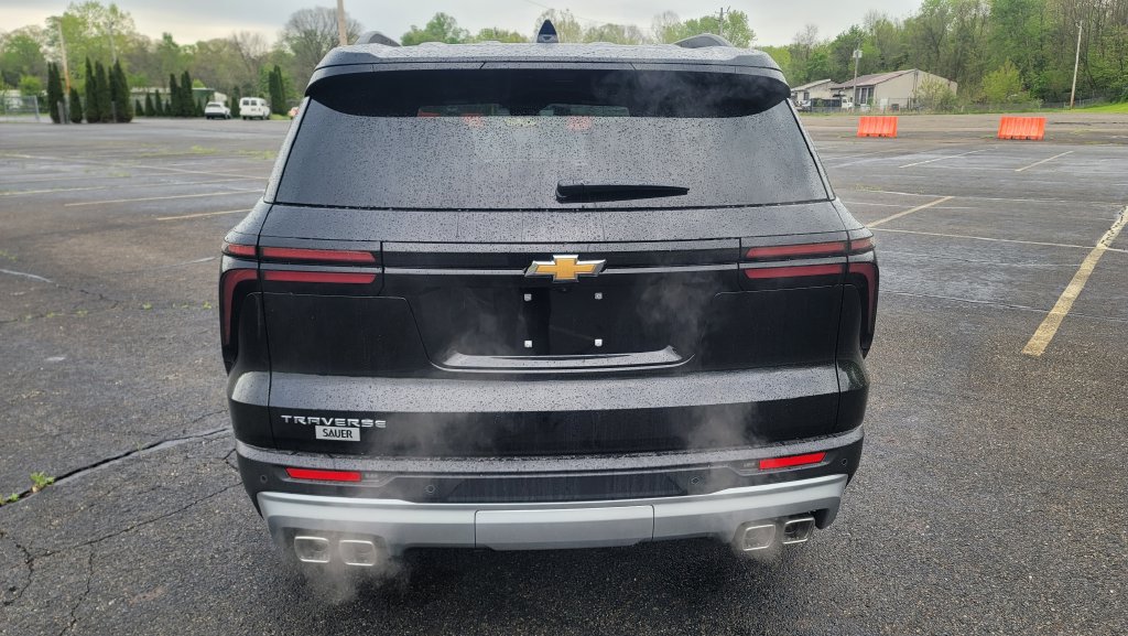 New 2026 Chevrolet Traverse LT w/ Driver Confidence Package FWD image 10