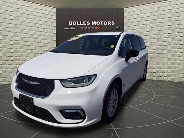 Certified 2025 Chrysler Pacifica Select FWD image 7