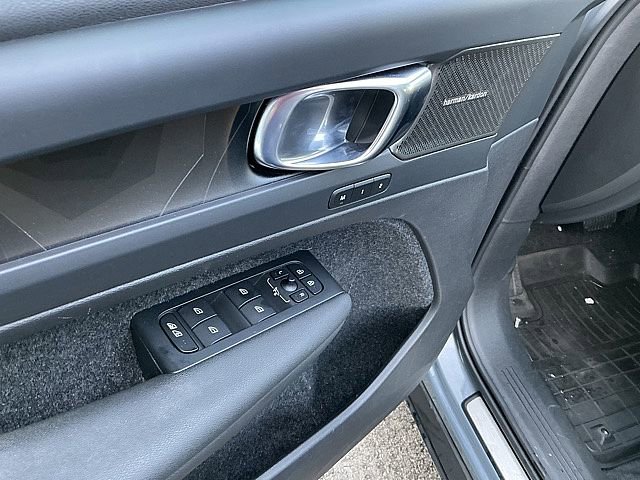 Certified 2023 Volvo C40 P8 Recharge Ultimate w/ Protection Package Premier image 16
