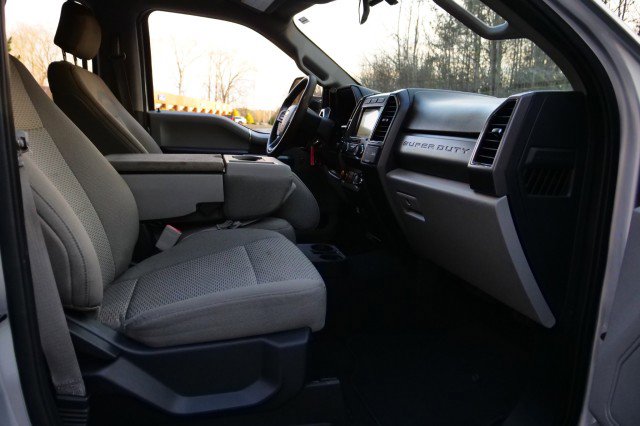 Used 2019 Ford F350 XLT w/ XLT Premium Package image 40