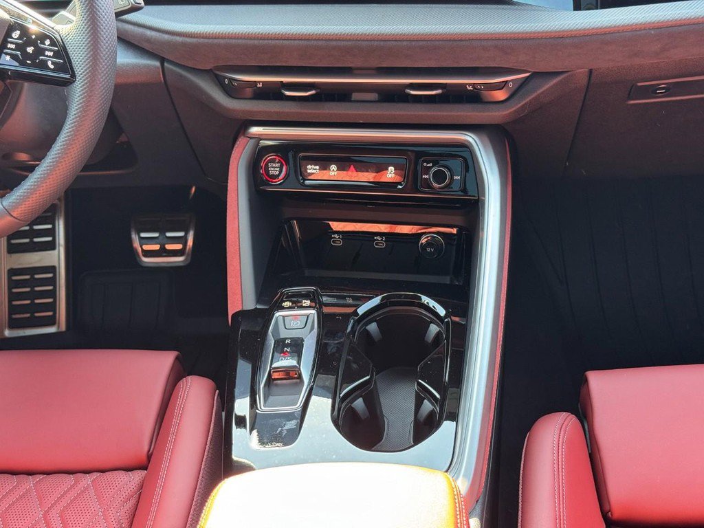 New 2025 Audi SQ5 Prestige image 11