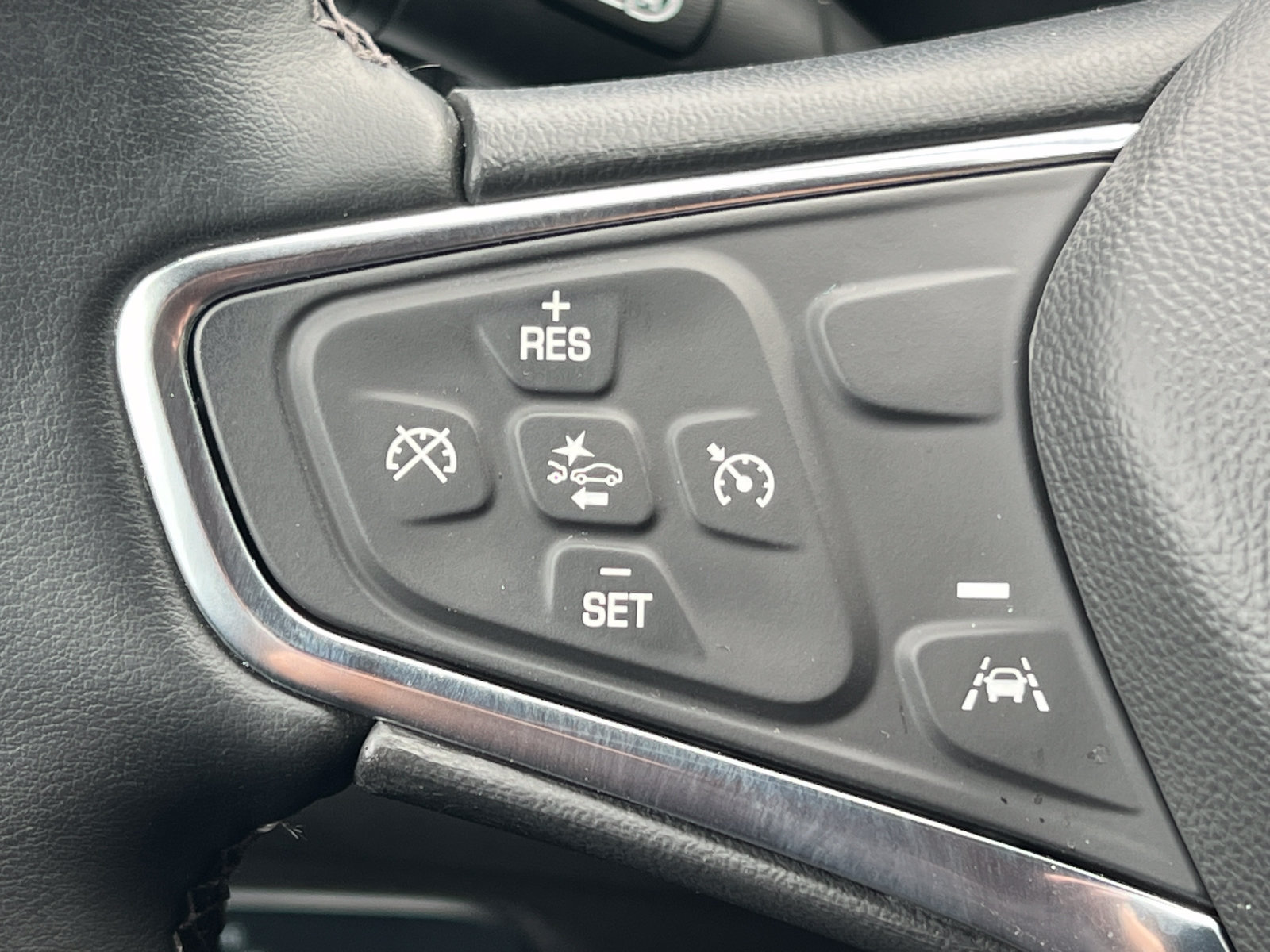 Used 2024 Chevrolet Equinox LT FWD image 18