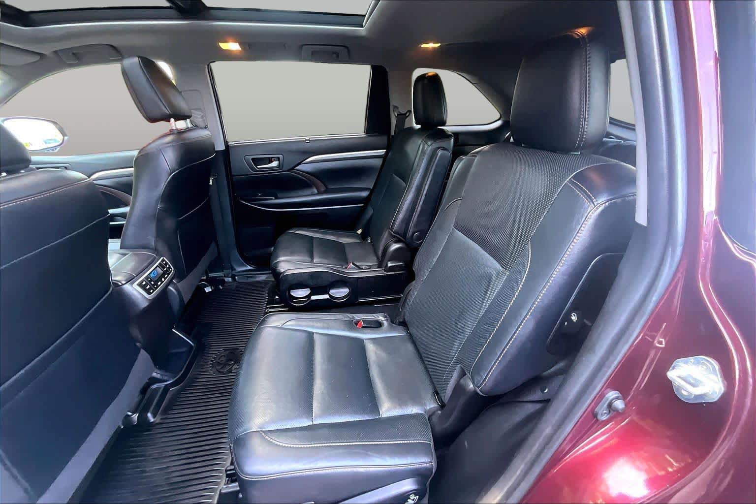 Used 2019 Toyota Highlander Limited Platinum AWD/4WD image 20