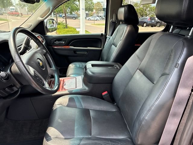 Used 2013 Chevrolet Avalanche LTZ AWD/4WD image 10