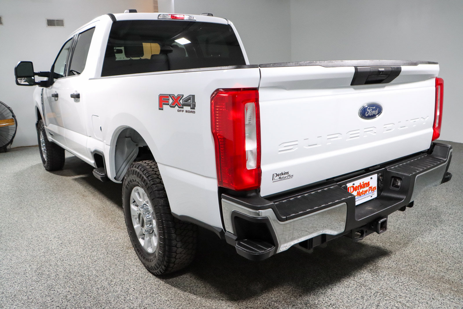 Used 2023 Ford F250 XLT w/ FX4 Off-Road Package AWD/4WD image 9
