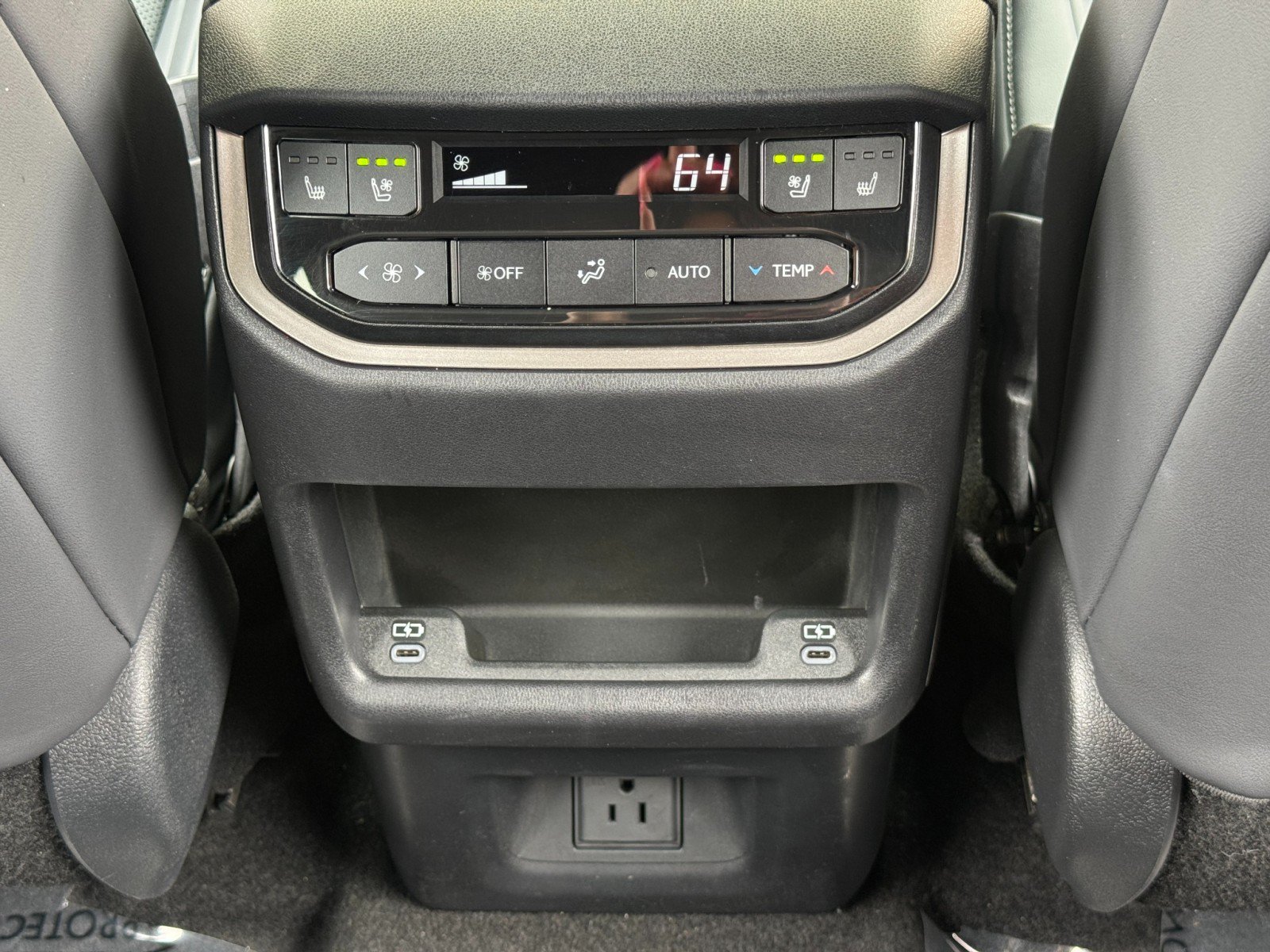 Used 2024 Lexus TX 500h AWD w/ Technology Package image 34