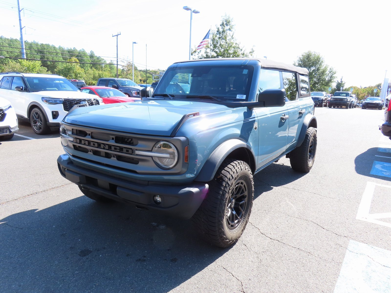 Used 2022 Ford Bronco Big Bend image 3