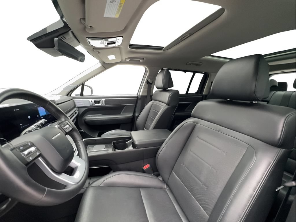Used 2025 Hyundai Santa Fe Limited AWD/4WD image 20