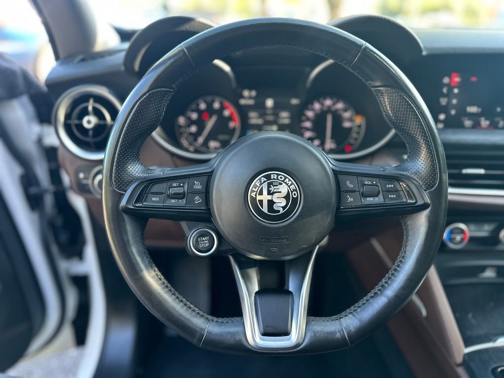 Used 2020 Alfa Romeo Stelvio w/ Nero Edizione image 19