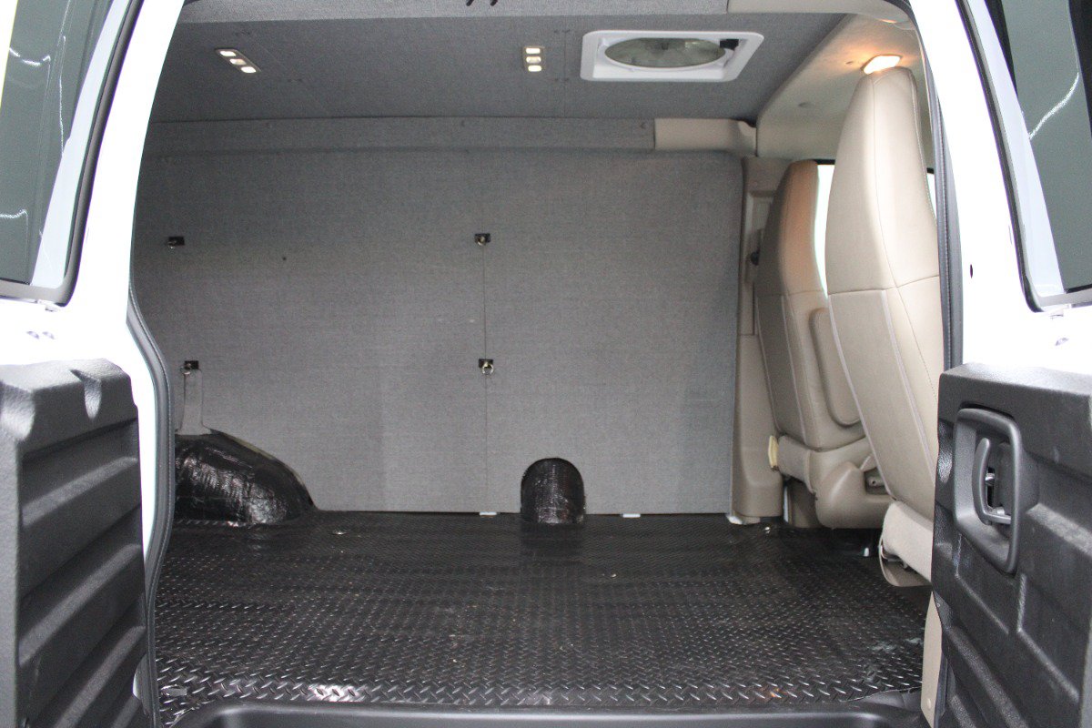Used 2025 Chevrolet Express 2500 w/ Driver Convenience Package RWD image 10