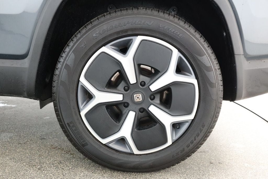 Used 2024 Rivian R1S Adventure AWD/4WD image 7