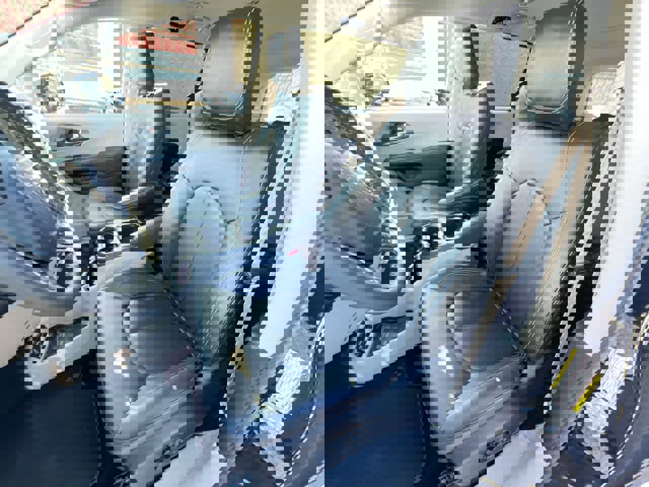 Used 2024 Chrysler Pacifica Touring-L image 11