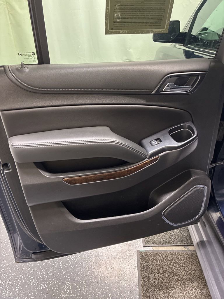 Used 2019 Chevrolet Suburban LT image 26