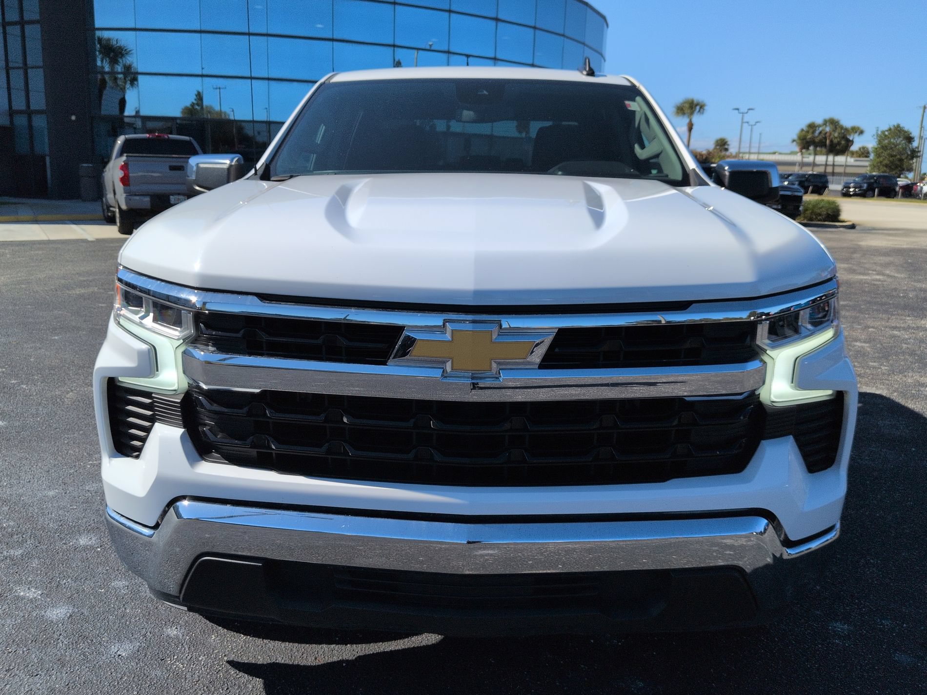 Used 2025 Chevrolet Silverado 1500 LT RWD image 9