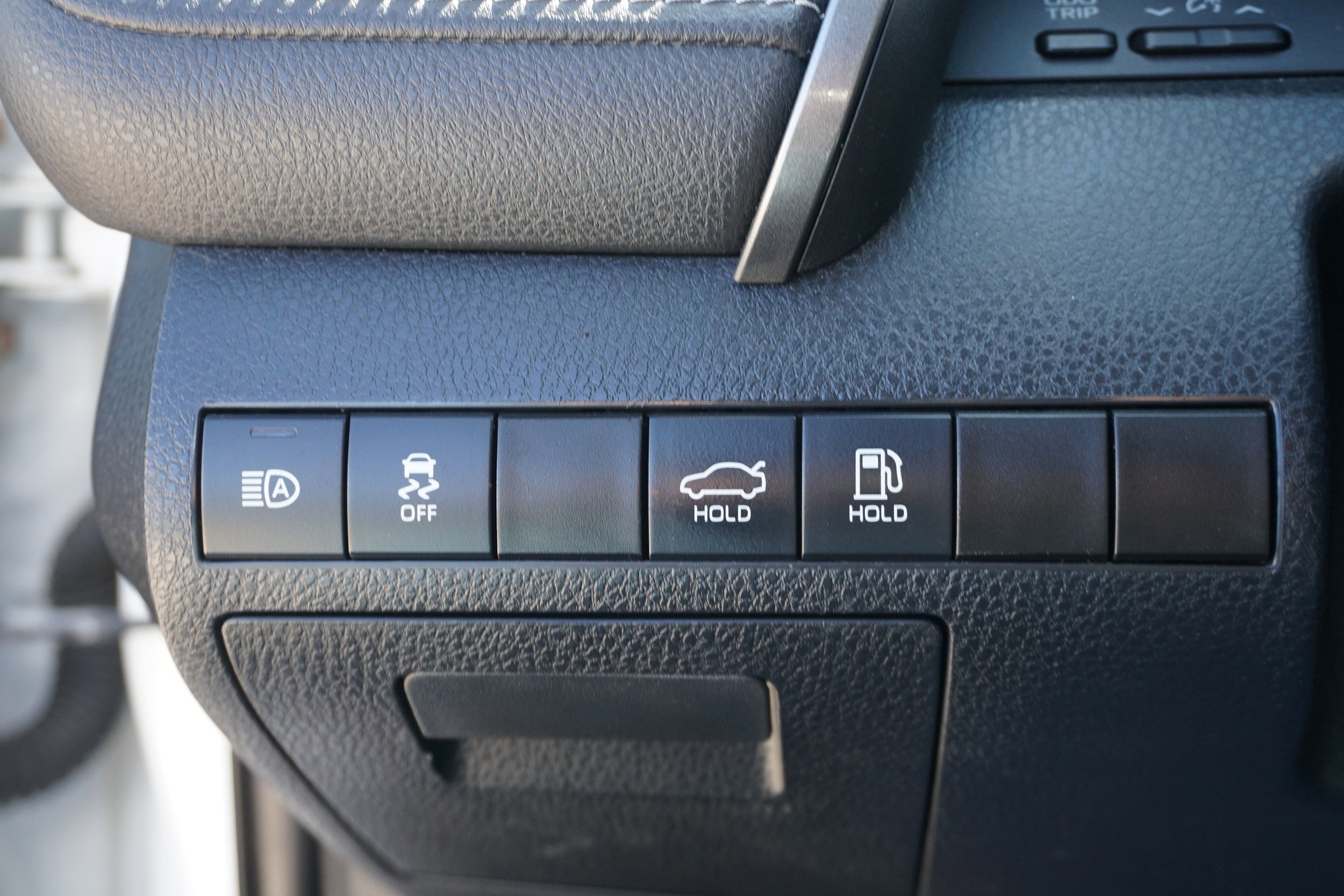 Used 2020 Toyota Camry SE FWD image 16