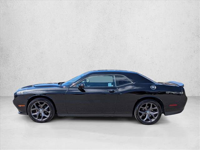 Used 2017 Dodge Challenger SXT image 9