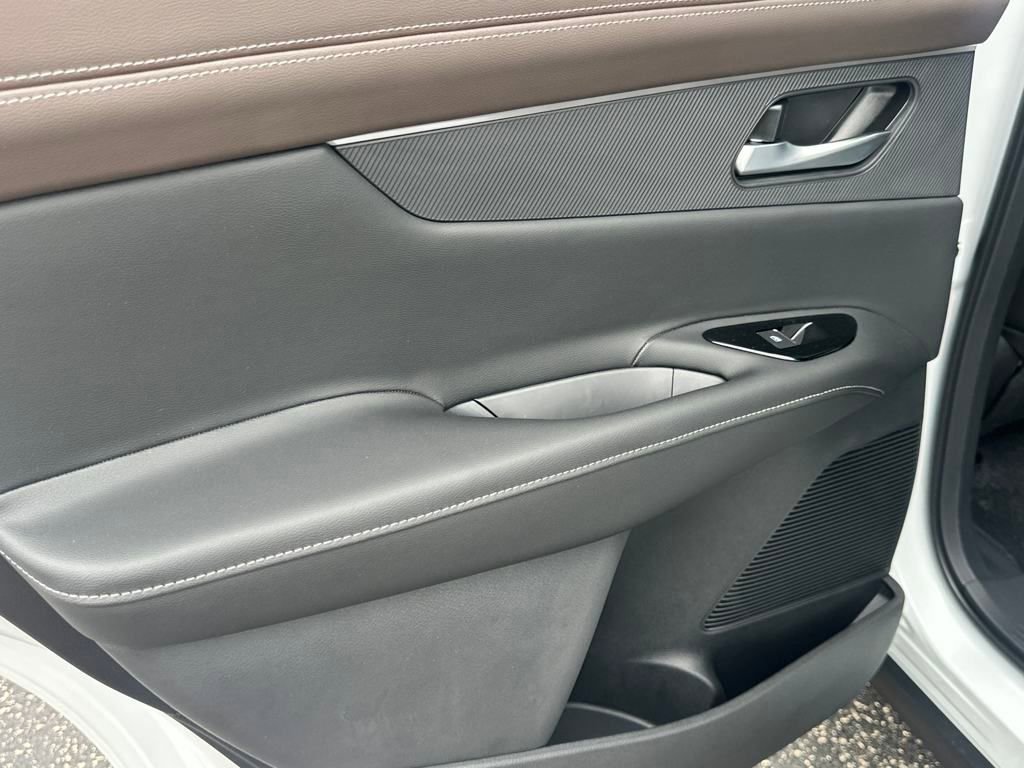 New 2025 Nissan Murano Platinum image 15