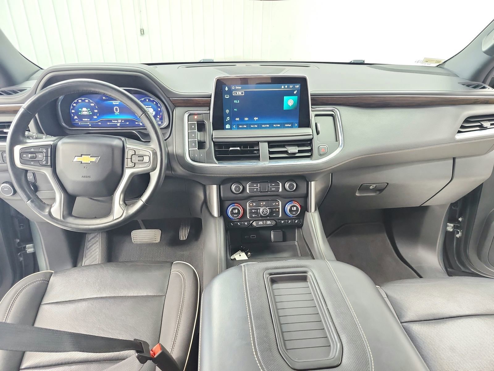 Used 2023 Chevrolet Suburban Premier image 26