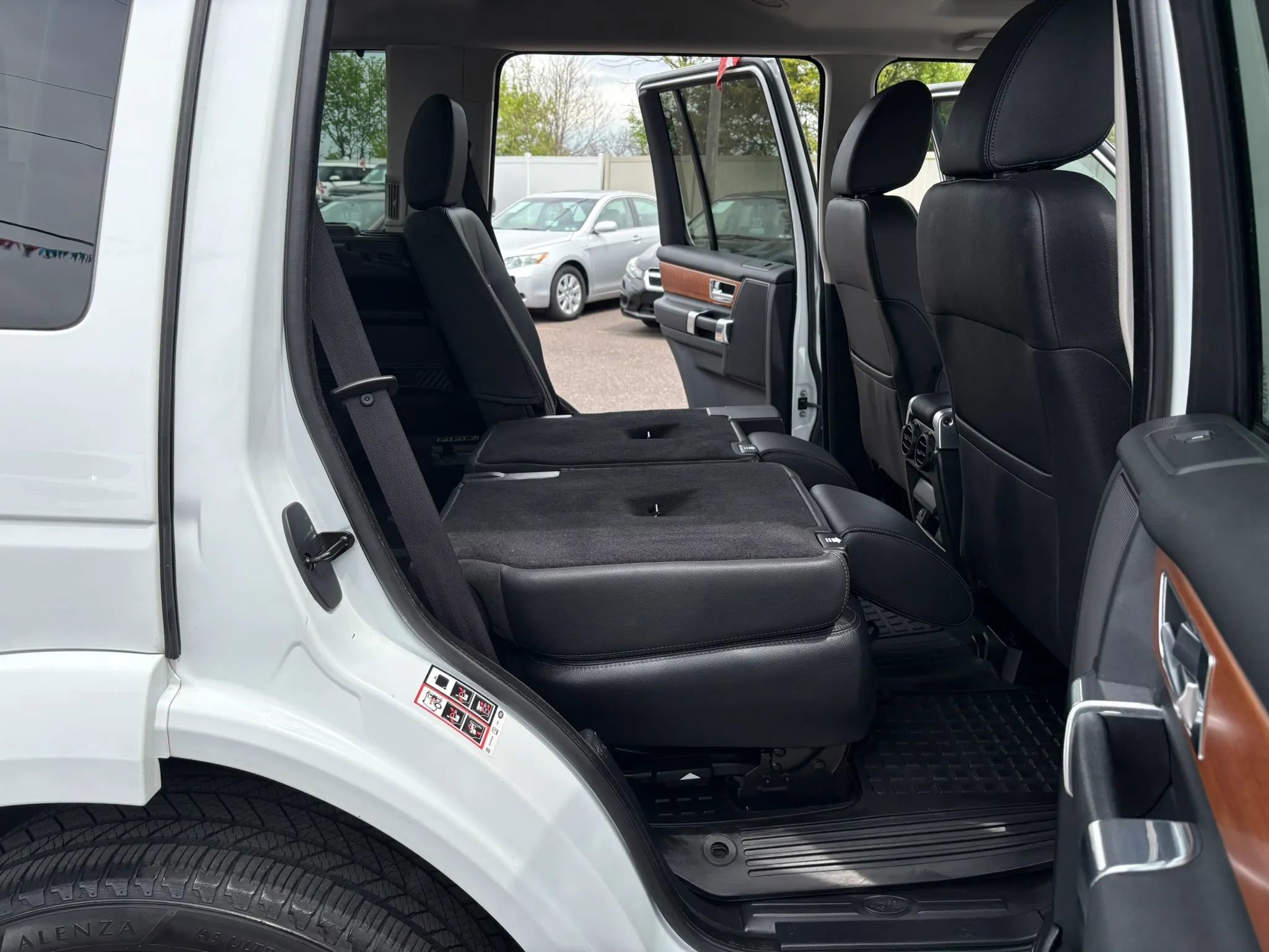 Used 2014 Land Rover LR4 HSE AWD/4WD image 26