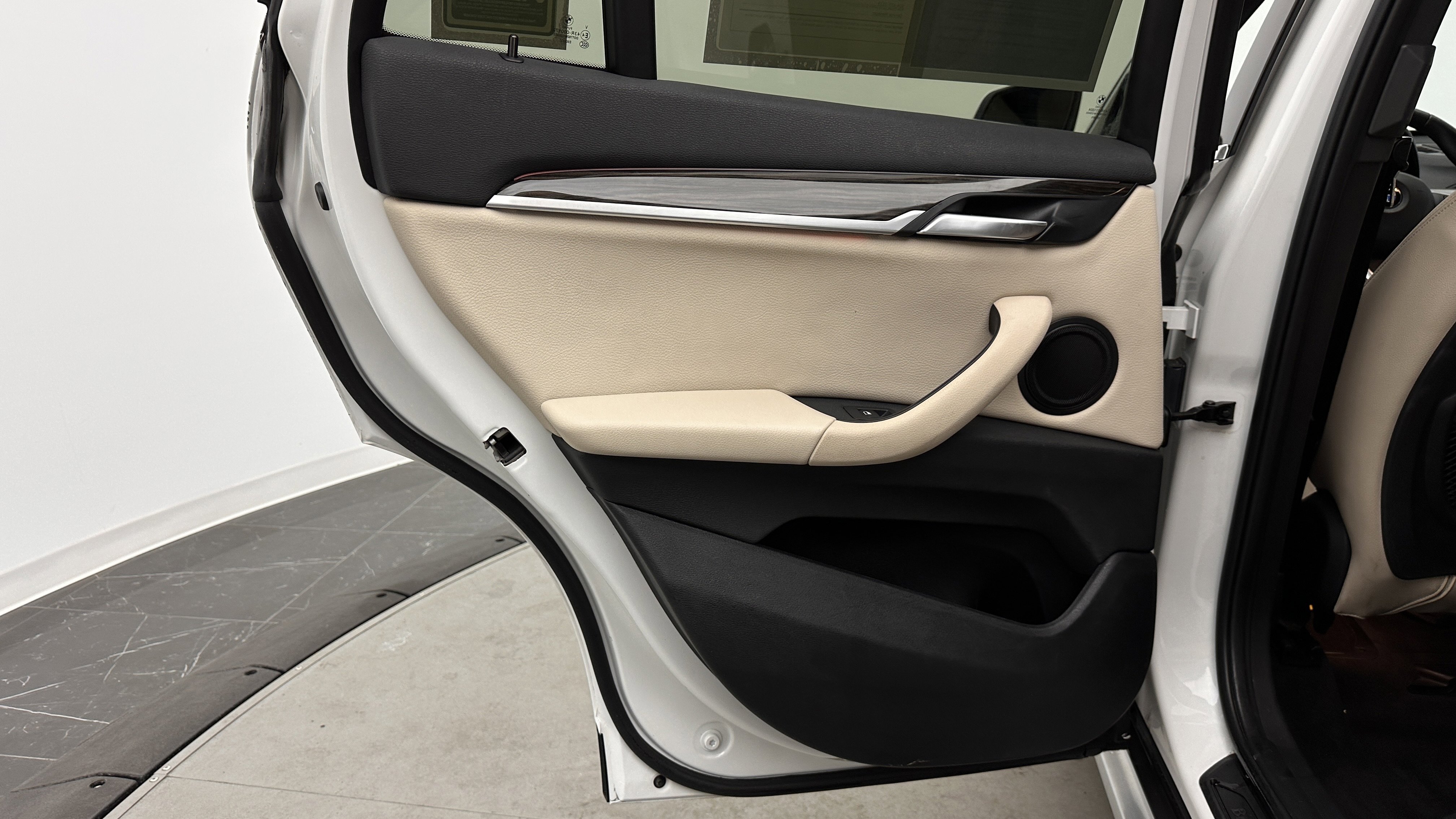 Used 2018 BMW X1 sDrive28i w/ Convenience Package FWD image 25