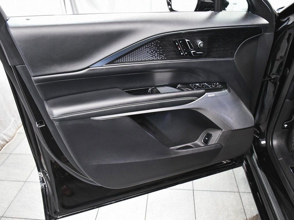 Used 2026 Cadillac Lyriq V image 9