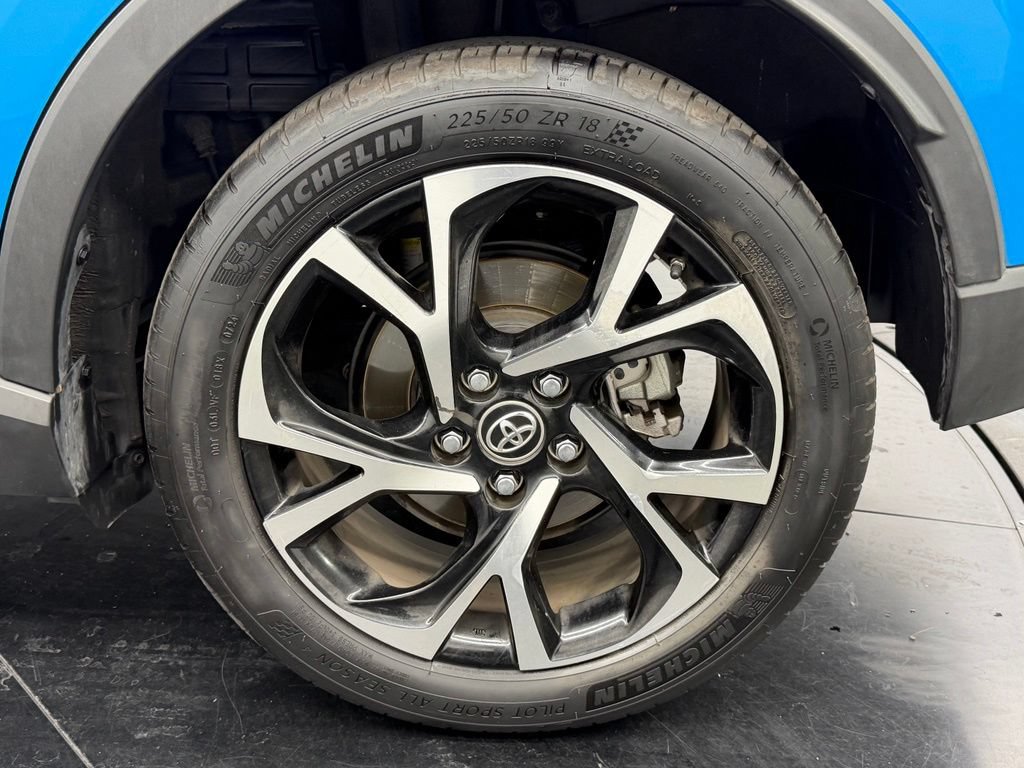 Used 2019 Toyota C-HR XLE FWD image 16