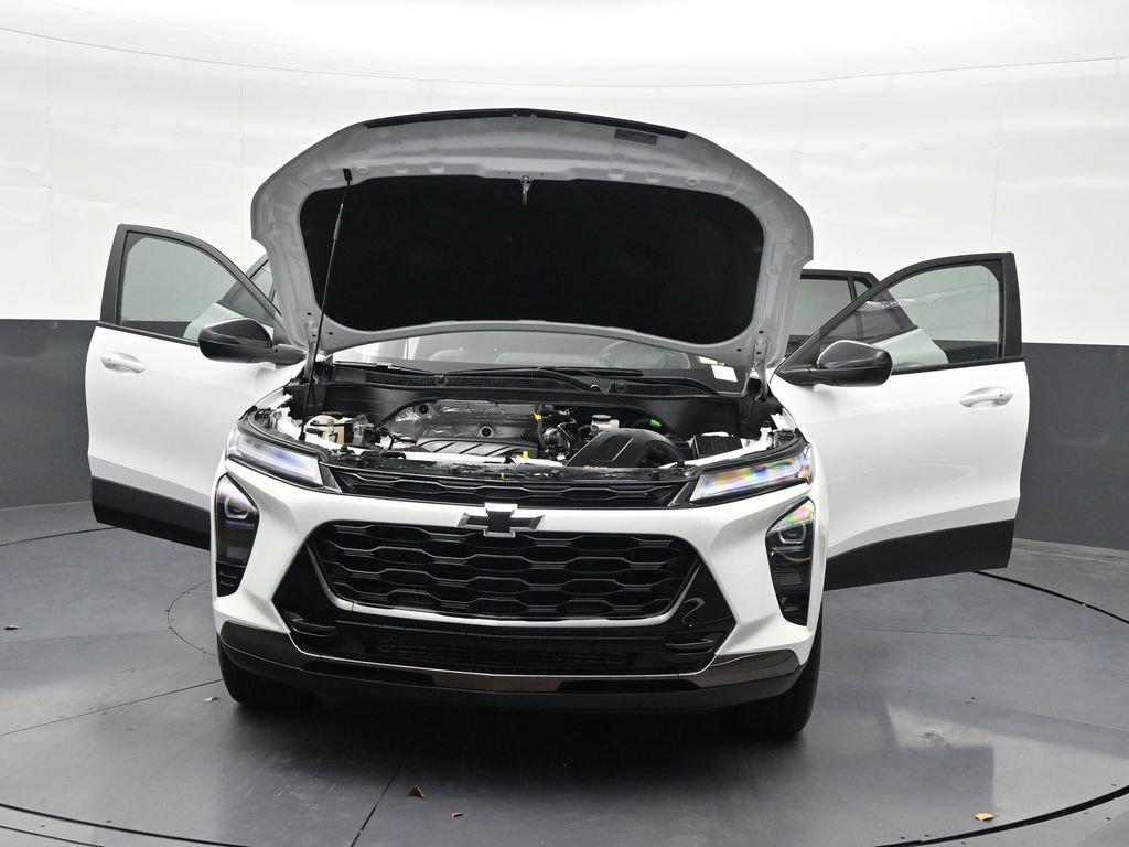 Used 2025 Chevrolet Trax ACTIV w/ Sunroof Package FWD image 38