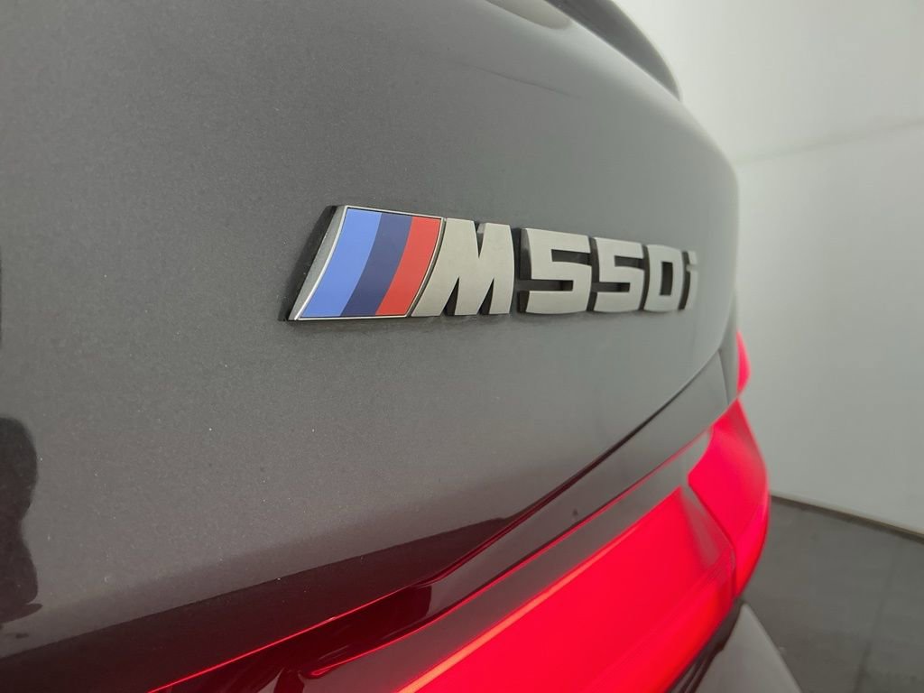 Used 2021 BMW M550i xDrive w/ Dynamic Handling Package image 32