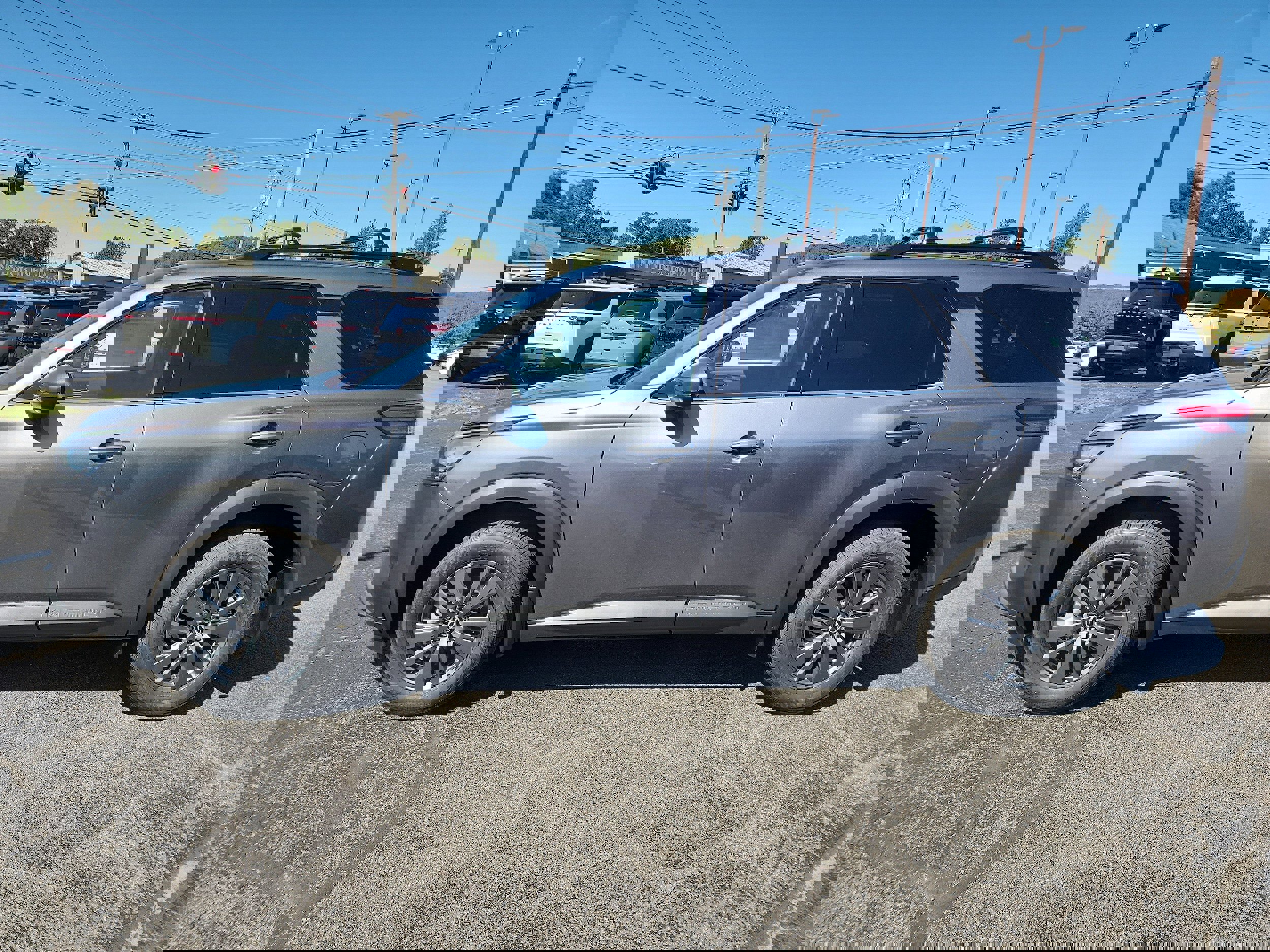 New 2025 Nissan Pathfinder SV w/ Black Appearance Package image 5