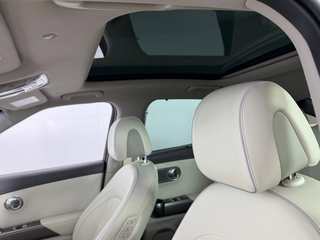 Used 2025 Genesis GV60 Advanced image 25