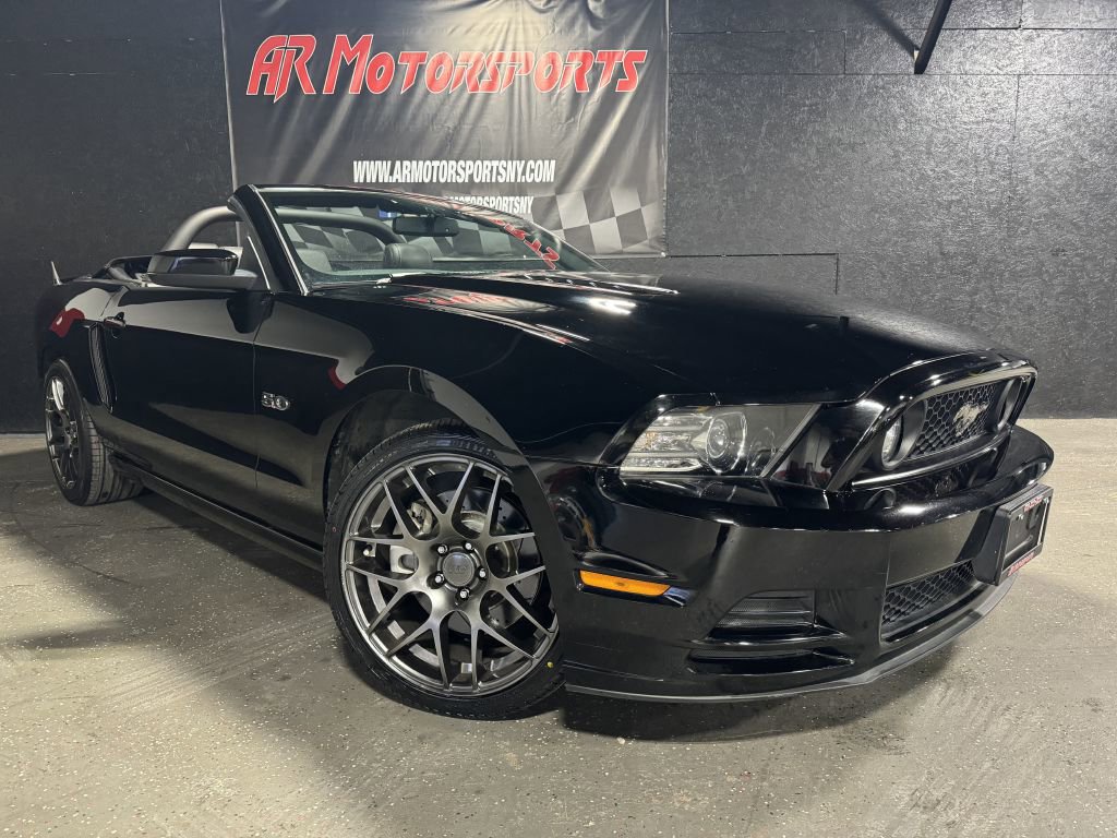 Used 2013 Ford Mustang GT Premium w/ Security Pkg RWD image 7