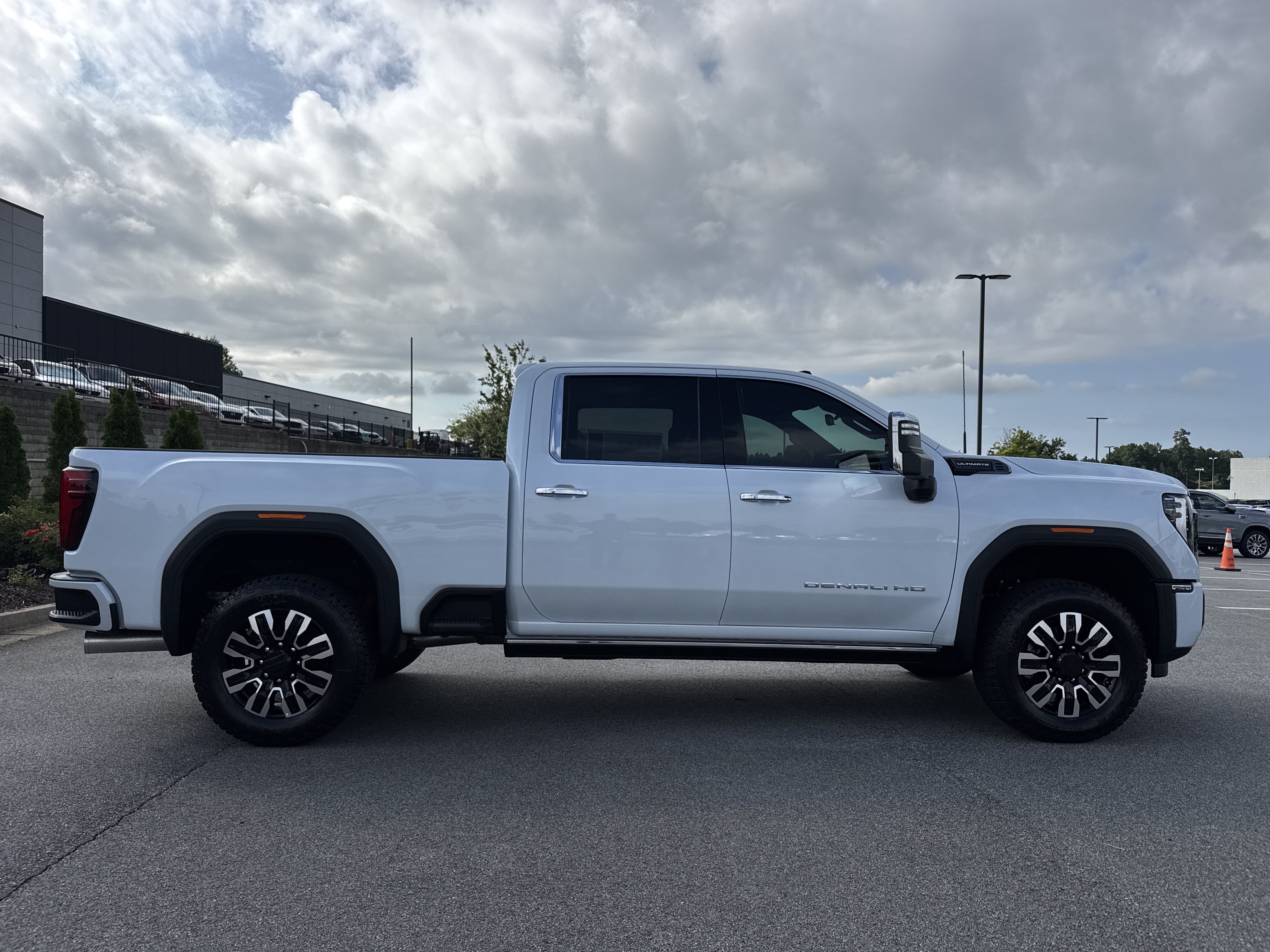 New 2026 GMC Sierra 2500 Denali Ultimate AWD/4WD image 11