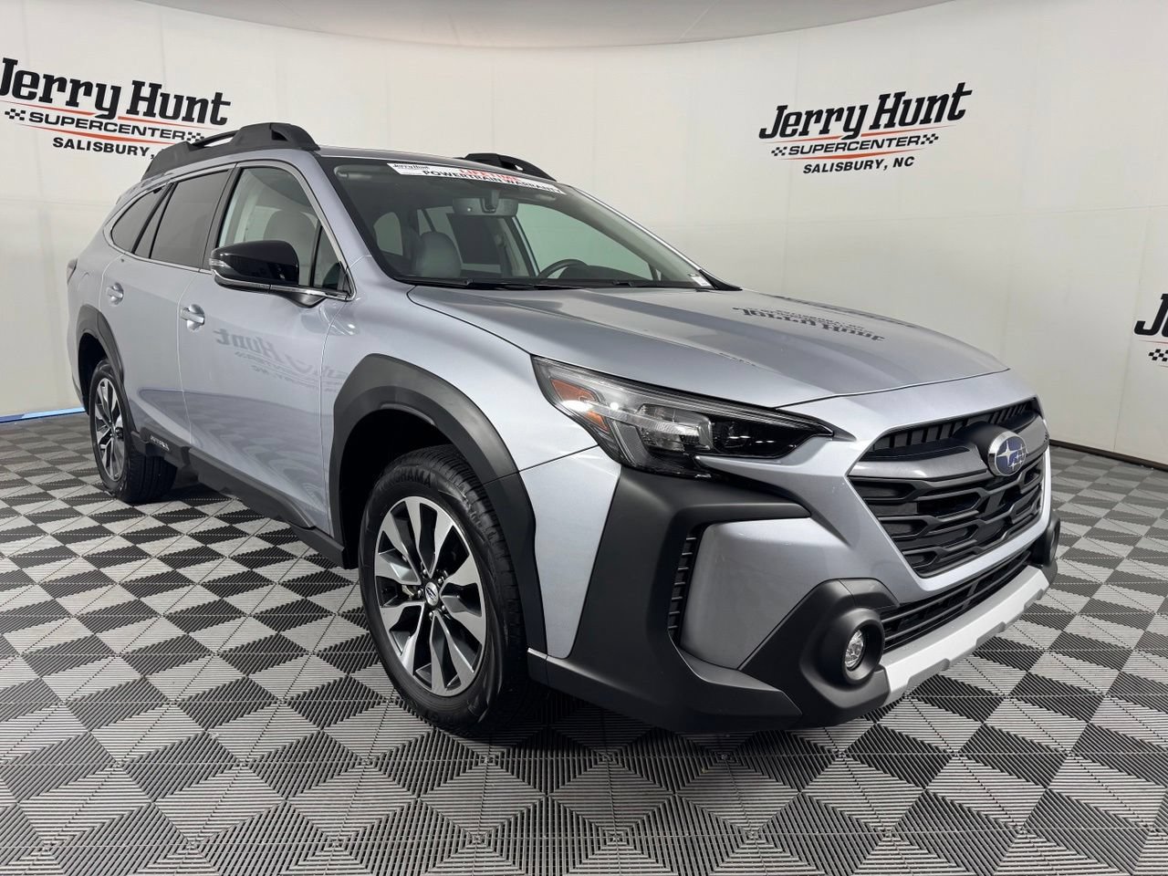Used 2023 Subaru Outback Limited AWD/4WD image 5