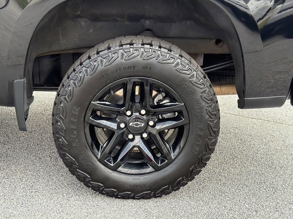 Used 2024 Chevrolet Silverado 1500 Custom Trail Boss w/ Midnight Edition AWD/4WD image 30